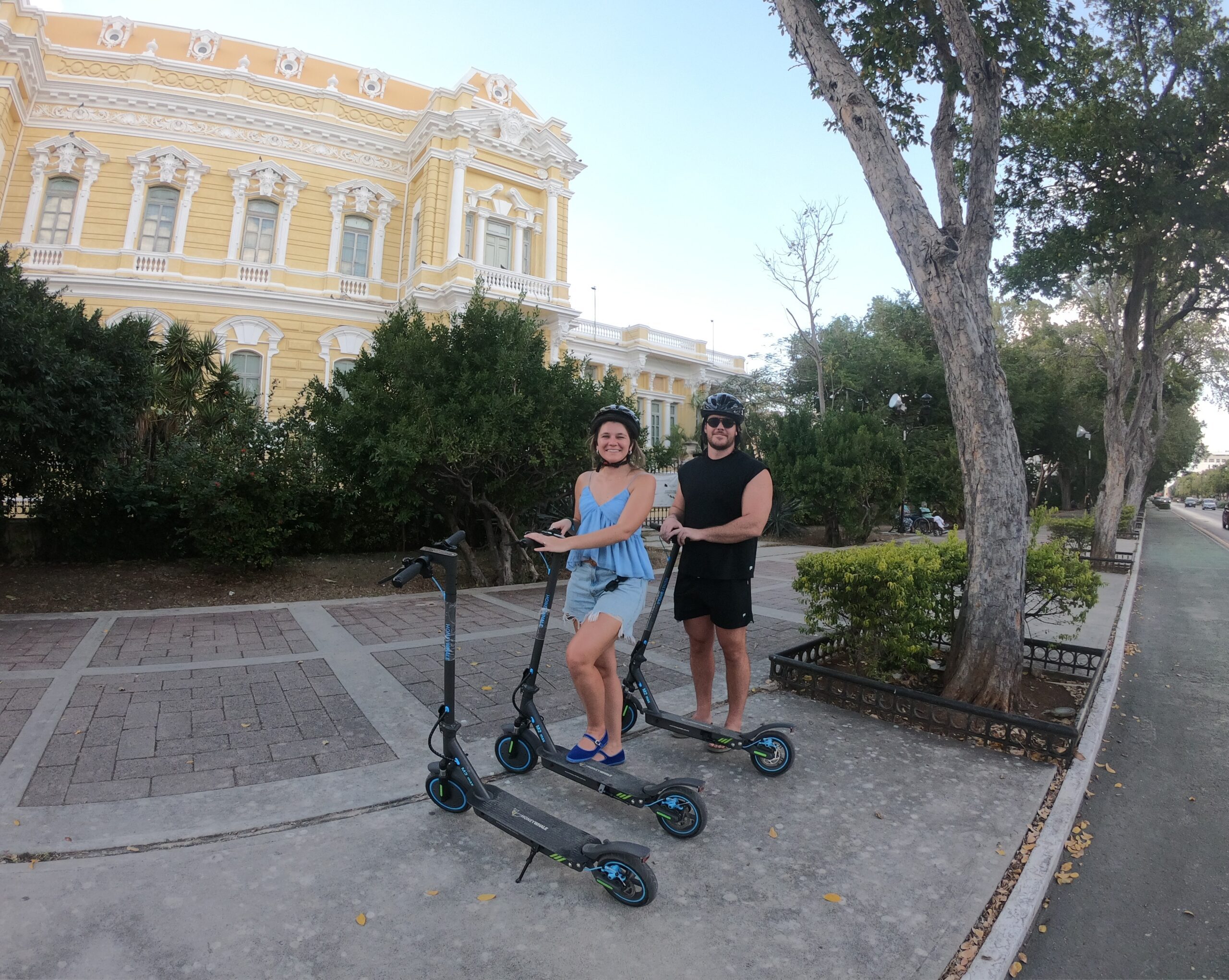E-Scooter Tour in Mérida Mexico: Ride Paseo de Montejo from La Plancha Park